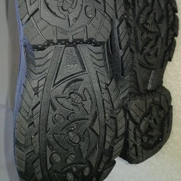 New in Box Boys North Face Powder Hound II Boots Size 7