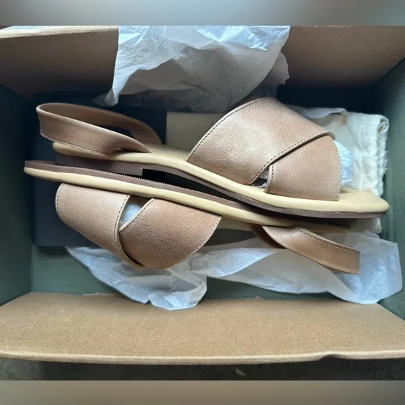 NEW IN BOX Nisolo All-Day Cross Strap Sandal in Almond, Size 7