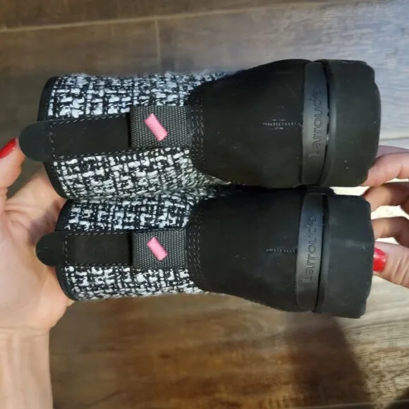 NEW Larroude Vail Boots Womens 9.5 Suede Black White Checkered Faux Fur Cozy