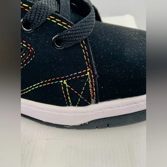 🌹New Listing🌹NWT Heelys Propel 2.O Black/Rainbow Foil Skate Shoes with Wheels