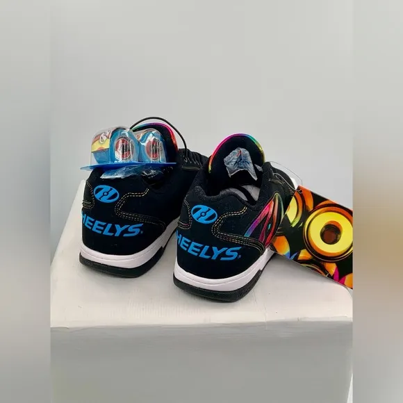 🌹New Listing🌹NWT Heelys Propel 2.O Black/Rainbow Foil Skate Shoes with Wheels