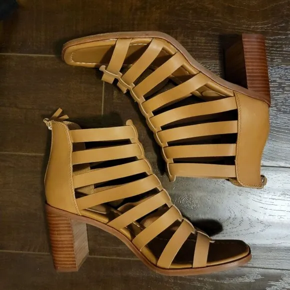NEW Sofft Stratford Sandals Womens 11 Gladiator Bohemian Contemporary Casual