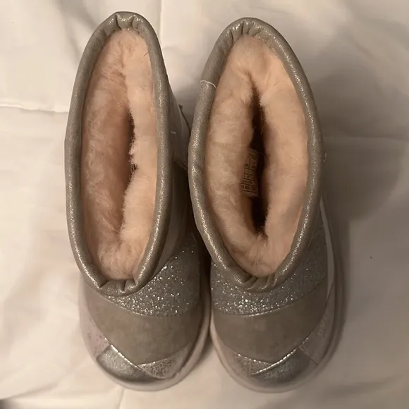 New Toddler Girls Silver Patchwork Ugg Boots Sz 8