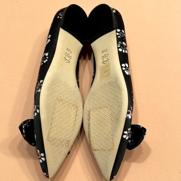 New Tory, Burch floral satin flat shoes.  Size 7 1/2