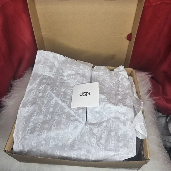 New UGG Classic Short 11 Boots Chocolate Women's Suede Boots Size 8