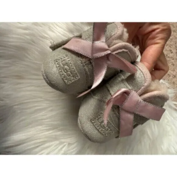 NEW UGG Infant Newborn 0/1 Jesse Bow II Gray Metallic Boots