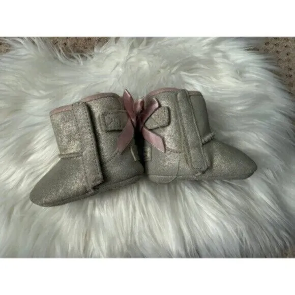 NEW UGG Infant Newborn 0/1 Jesse Bow II Gray Metallic Boots