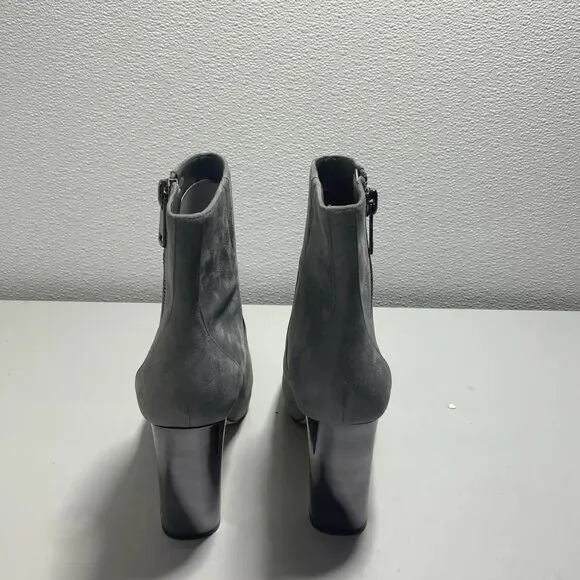NEW WHITE HOUSE BLACK MARKET Suede Ankle Boots Women's size 9.5 Grey Tan Comfort