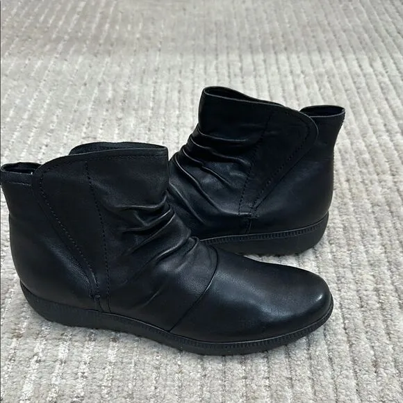 New Munro Women's Scout Black Leather Boots Sz 9 N
