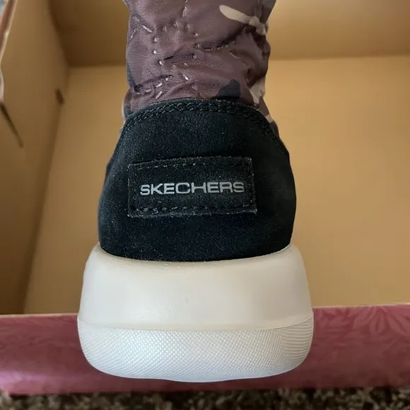 NIB Skechers Go Walk Boots, Black Camo On the Go Joy, Size 8, #16619 Goga Mat