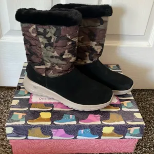 NIB Skechers Go Walk Boots, Black Camo On the Go Joy, Size 8, #16619 Goga Mat