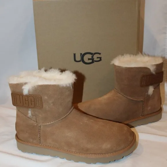 NIB UGG WOMEN'S MINI BUCKLE LOGO SUEDE‎ SHEARLING LINED ANKLE BOOTS CHESTNUT