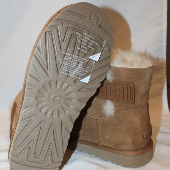 NIB UGG WOMEN'S MINI BUCKLE LOGO SUEDE‎ SHEARLING LINED ANKLE BOOTS CHESTNUT