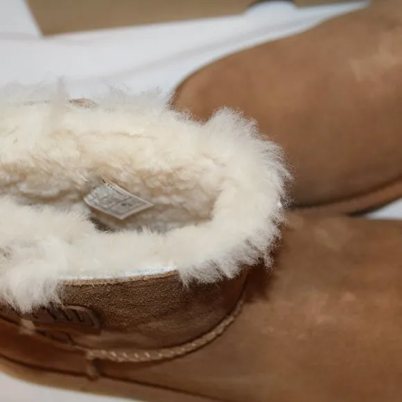 NIB UGG WOMEN'S MINI BUCKLE LOGO SUEDE‎ SHEARLING LINED ANKLE BOOTS CHESTNUT