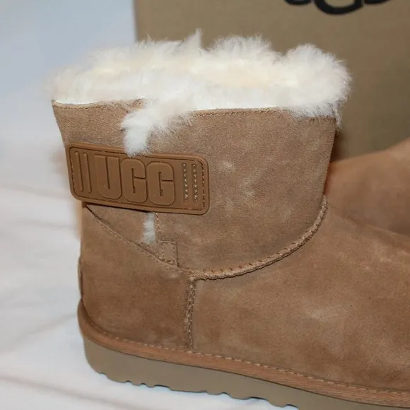 NIB UGG WOMEN'S MINI BUCKLE LOGO SUEDE‎ SHEARLING LINED ANKLE BOOTS CHESTNUT