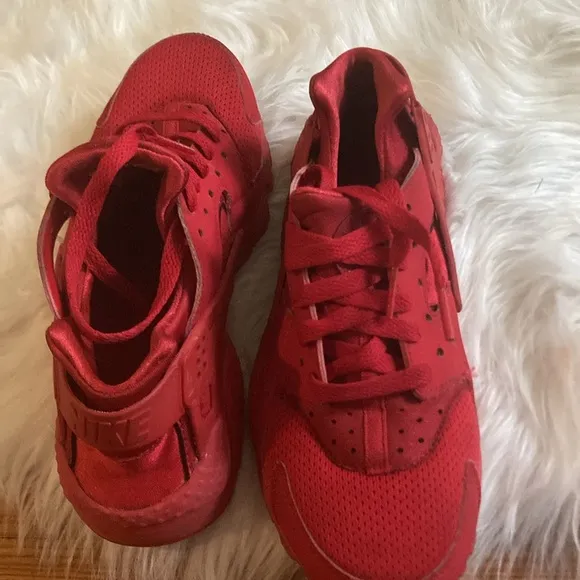 Nike Air HUARACHES Red
