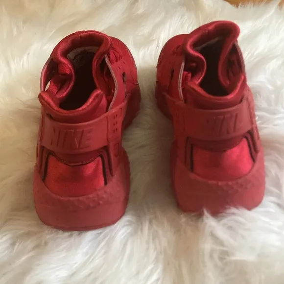 Nike Air HUARACHES Red