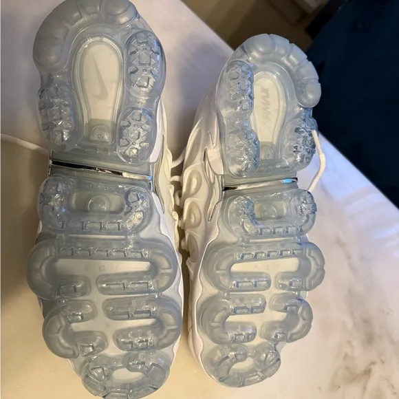 Nike Air Max Kids White Nike Shoes size 6Youtb