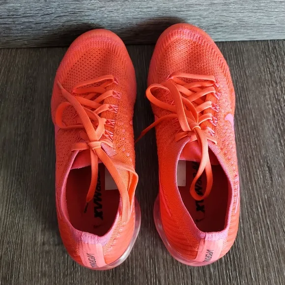 Nike Air Vapormax 'Hyper Punch’ Pink Women’s Size 10 Athletic Shoes