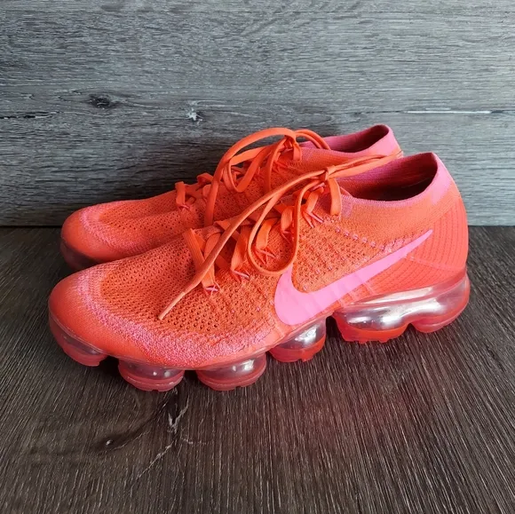 Nike Air Vapormax 'Hyper Punch’ Pink Women’s Size 10 Athletic Shoes