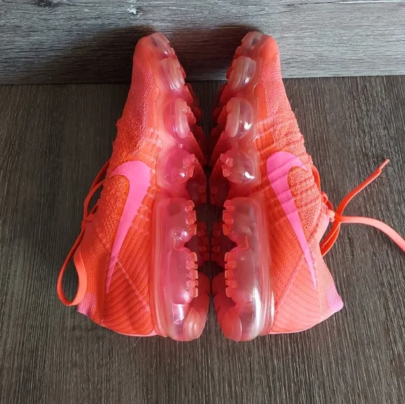 Nike Air Vapormax 'Hyper Punch’ Pink Women’s Size 10 Athletic Shoes
