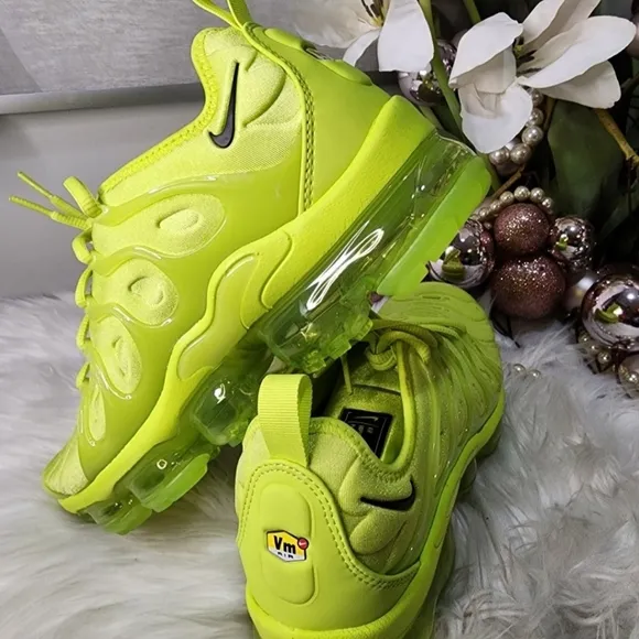 Nike Air VaporMax PlusWomen  new
