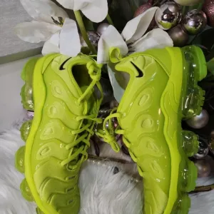 Nike Air VaporMax PlusWomen  new