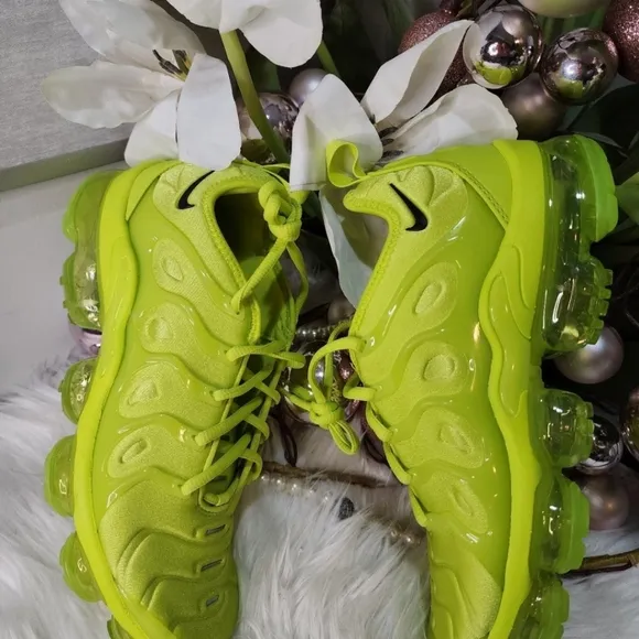Nike Air VaporMax PlusWomen  new