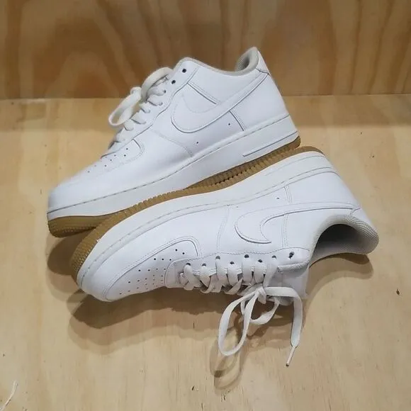 Nike Air Force 1 Low White Gum Mens sz 9 1/2, Wmn's 11