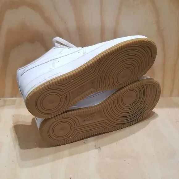 Nike Air Force 1 Low White Gum Mens sz 9 1/2, Wmn's 11