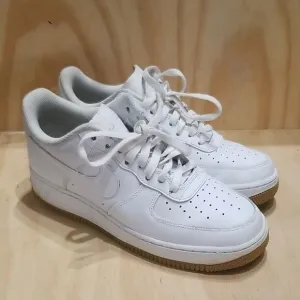 Nike Air Force 1 Low White Gum Mens sz 9 1/2, Wmn's 11
