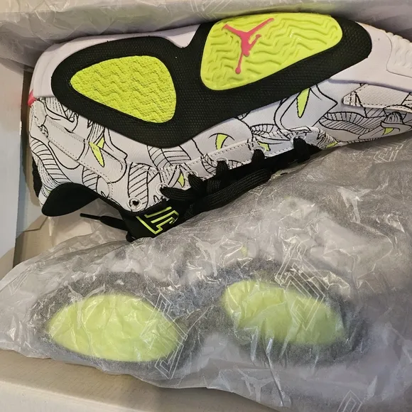 Nike Athletic Shoes Black and Neon Yellow