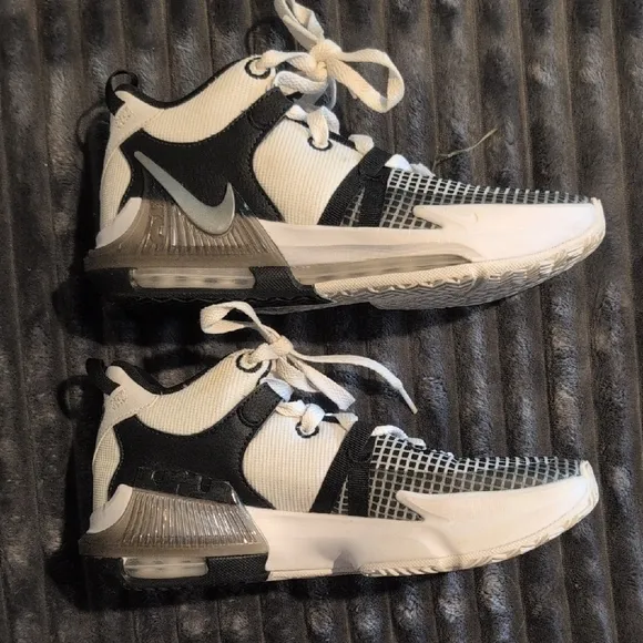 Nike Black and White Athletic Shoes