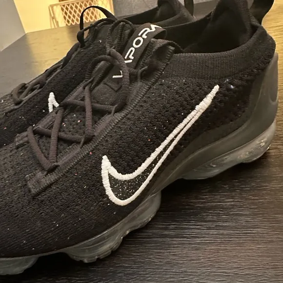 Nike Black Vapormax flyknit sneakers
