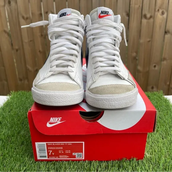 Nike Blazer Mid '77 Vintage White/Black DA4086-100 GS size 7Y/8.5W