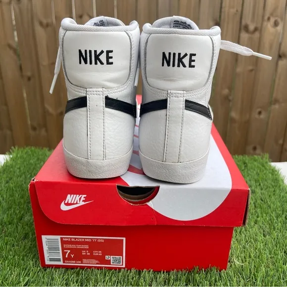 Nike Blazer Mid '77 Vintage White/Black DA4086-100 GS size 7Y/8.5W