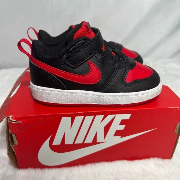 Nike Court Borough Low 2 Toddler Kids Sneaker Shoes Black and Red Shoe size 8c