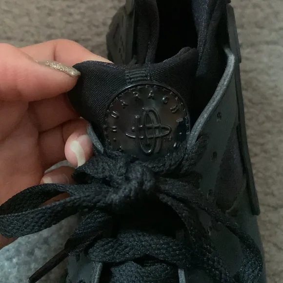 Nike Huarache Running shoes. Like new, w/o box. 100% authentic. Unisex.