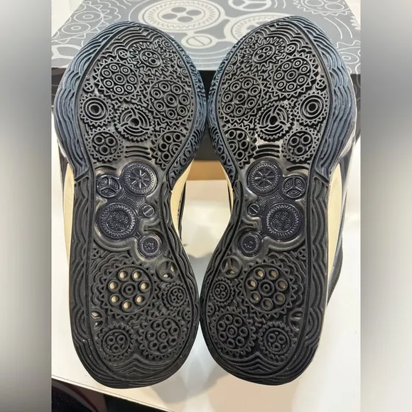 Nike KD16 (9.5M) black/smoke grey. Preowned in OG box.