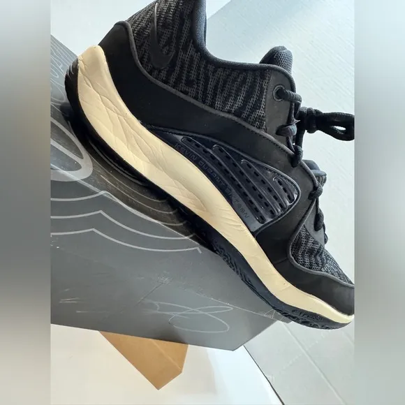 Nike KD16 (9.5M) black/smoke grey. Preowned in OG box.