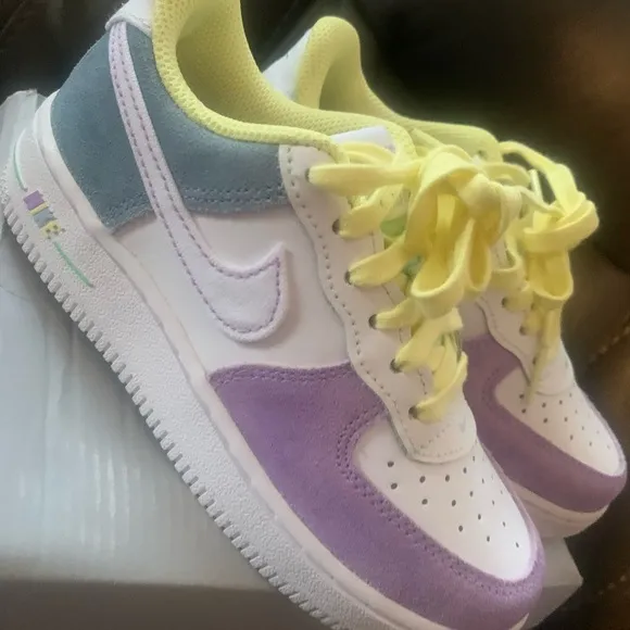 Nike Kids' Force 1 Sneakers