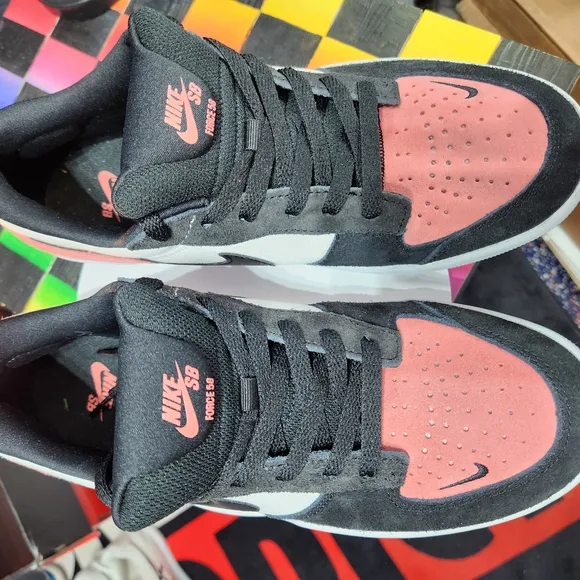 Nike Kids SB Dunk Low - Black and Pink