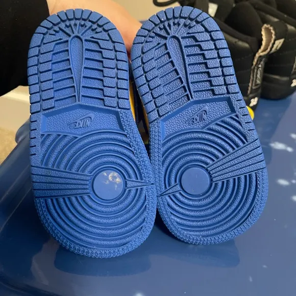 Nike Kids Shoes - Black and Blue/Yellow