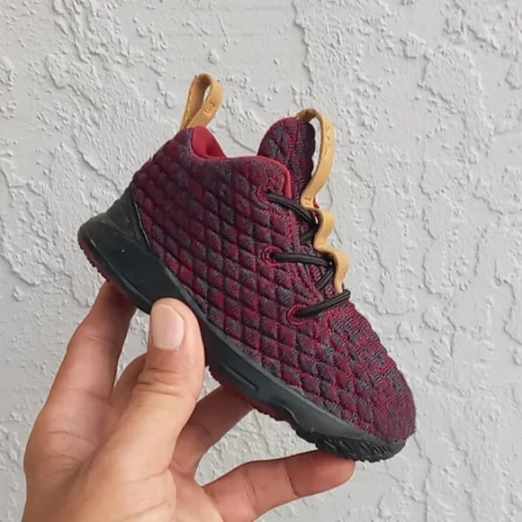 NIKE LEBRON XV (TD) TODDLER 922809-300 (7C)