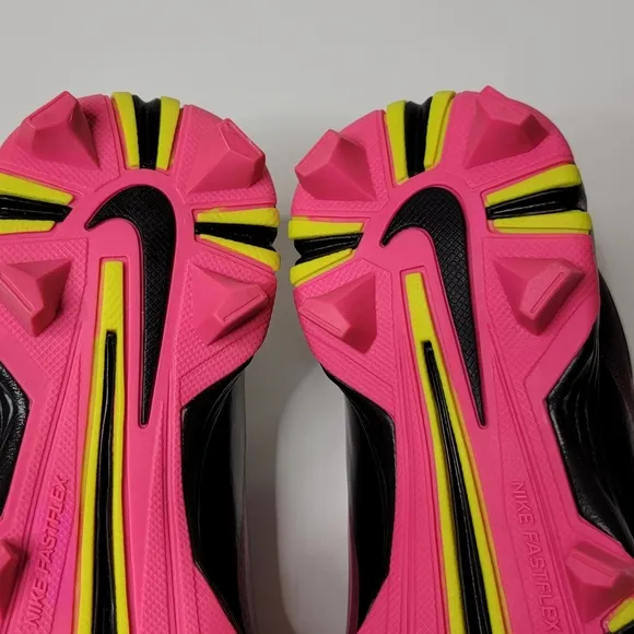 NIKE Pink and black Hyperdiamond FastFlex Softball/ soccer cleats shoes Size 1