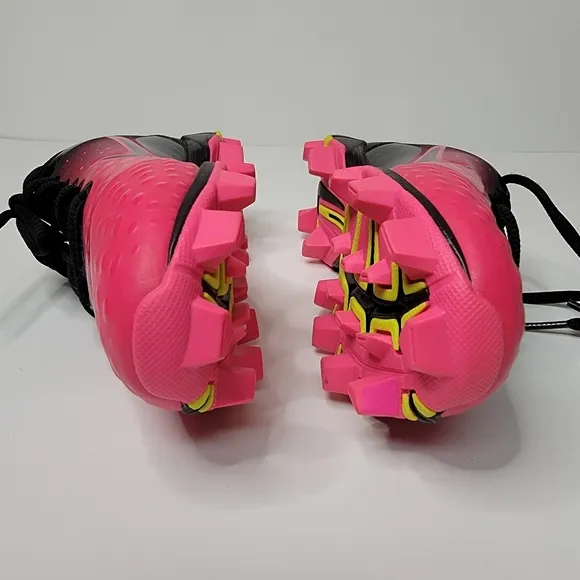 NIKE Pink and black Hyperdiamond FastFlex Softball/ soccer cleats shoes Size 1