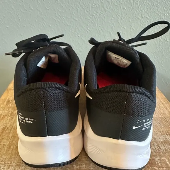 Nike Quest 4 Women's Running Shoes Sz 8.5