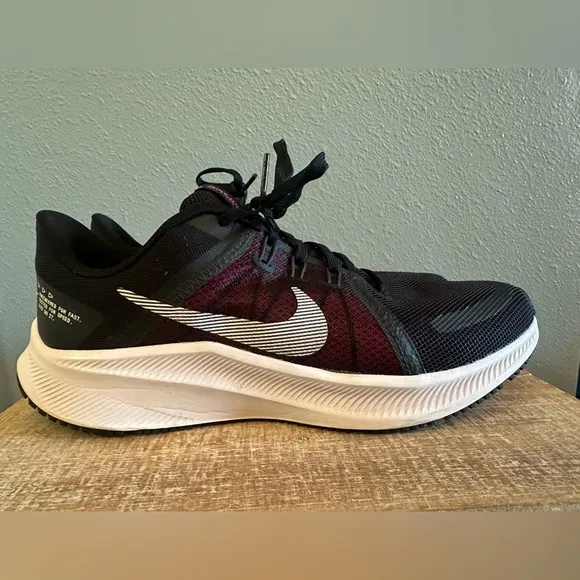 Nike Quest 4 Women's Running Shoes Sz 8.5