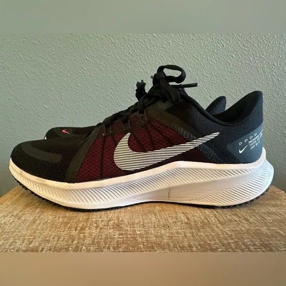 Nike Quest 4 Women's Running Shoes Sz 8.5