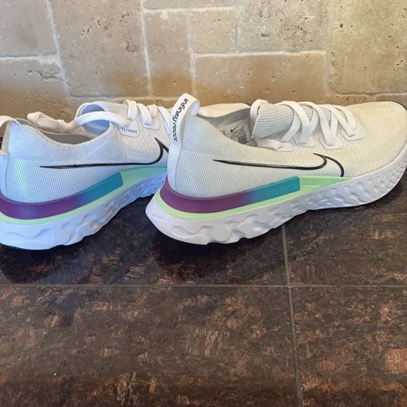 Nike React Infinity Run Flyknit White Vapor Green NWT $255